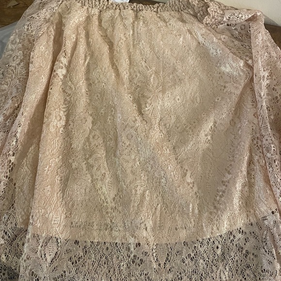 Sheilay Lace V-Neck Long Sleeves Casual Blouse - Picture 5 of 5